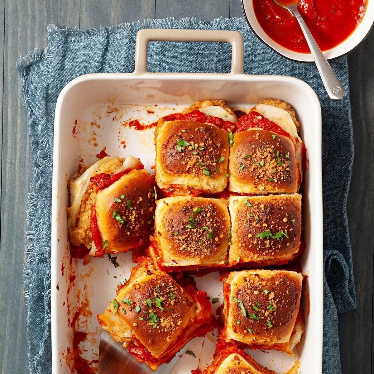 Crowd-Pleasing Chicken Parm Sliders: Game Day & Weeknight Favorite